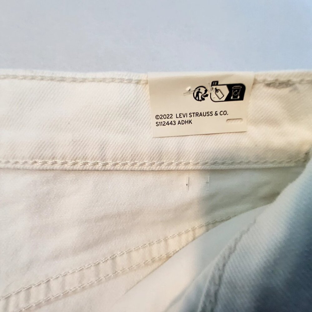 Levis Premium Ribcage Bermuda White Denim Shorts Size 25 Classic five-pocke - Picture 10 of 16